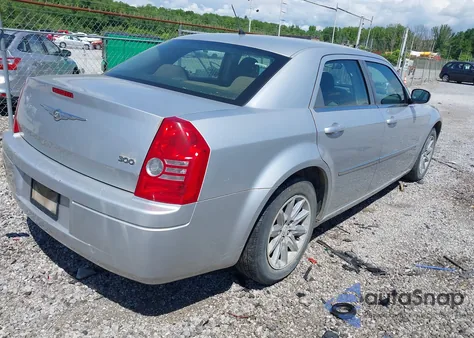 2008 Chrysler 300 Lx from USA, damaged, VIN 2C3KA43R78H250774